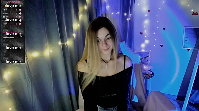 Snapshot of Sweet_me_ chatting on January 24, 9:58 pm Sweet me  online show from January 24, 9:58 pm