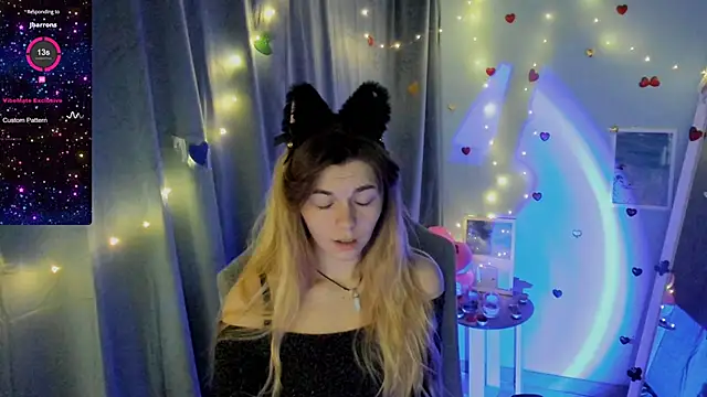 Snapshot of Sweet_me_ chatting on February 19, 7:05 pm Sweet me  online show from February 19, 7:05 pm