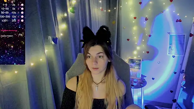 Snapshot of Sweet_me_ chatting on February 19, 10:09 pm Sweet me  online show from February 19, 10:09 pm