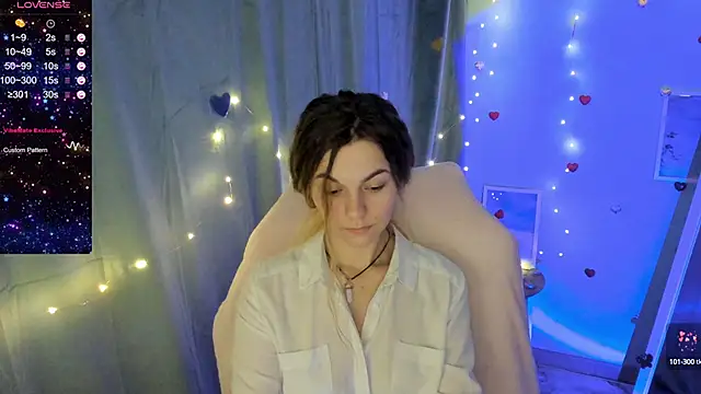 Snapshot of Sweet_me_ chatting on March 15, 10:24 am Sweet me  online show from March 15, 10:24 am