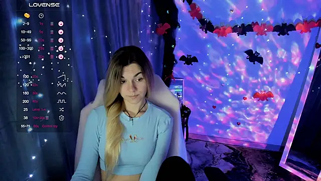 Snapshot of Sweet_me_ chatting on October 23, 5:51 am Sweet me  online show from October 23, 5:51 am