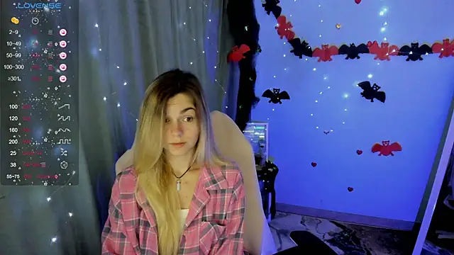 Snapshot of Sweet_me_ chatting on October 26, 7:03 am Sweet me  online show from October 26, 7:03 am