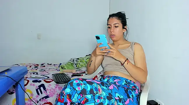 Snapshot of skinnyanai2 chatting on December 30, 7:11 pm skinnyanai2 online show from December 30, 7:11 pm