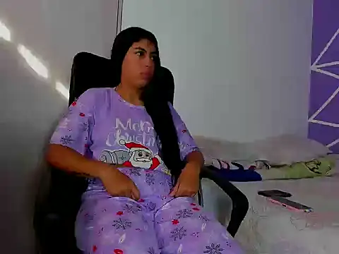 Snapshot of skinnyanai2 chatting on December 2, 1:17 pm skinnyanai2 online show from December 2, 1:17 pm