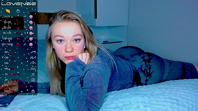 kitti kaattt online show from December 14, 12:55 pm