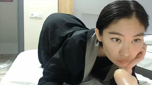 Snapshot of Kunimitsuu_ chatting on December 8, 8:15 pm Kunimitsuu  online show from December 8, 8:15 pm