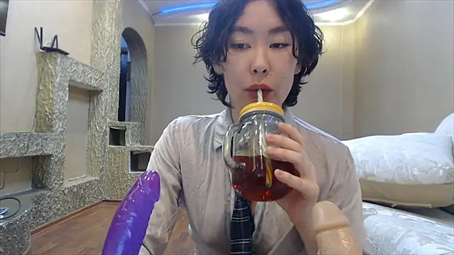 Snapshot of Kunimitsuu_ chatting on February 14, 7:33 pm Kunimitsuu  online show from February 14, 7:33 pm