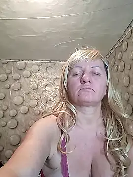 Snapshot of FameLara chatting on January 14, 12:22 pm FameLara online show from January 14, 12:22 pm