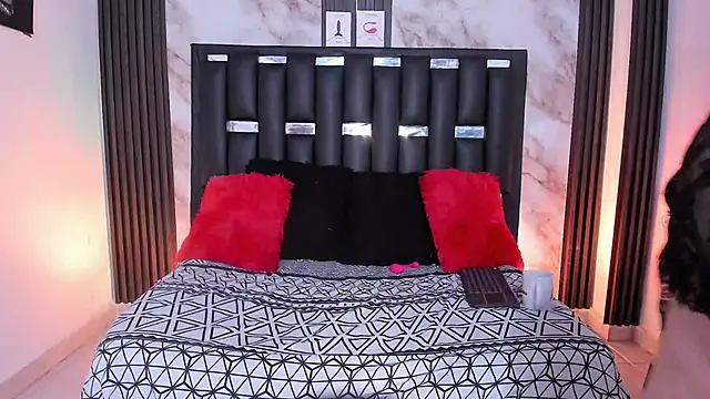 Snapshot of katherina_diaz chatting on November 8, 1:39 am katherina diaz online show from November 8, 1:39 am