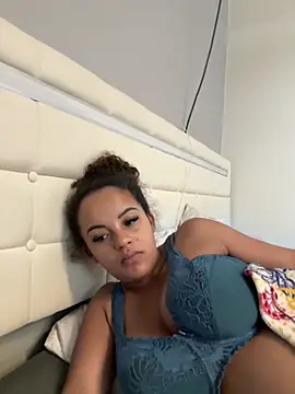 Snapshot of Lalionne58 chatting on October 16, 9:10 am Lalionne58 online show from October 16, 9:10 am