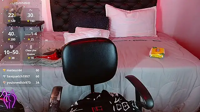 Snapshot of Dominik_girl chatting on March 8, 9:28 am Dominik girl online show from March 8, 9:28 am