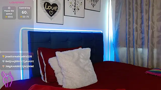 Snapshot of Dominik_girl chatting on October 19, 7:14 pm Dominik girl online show from October 19, 7:14 pm