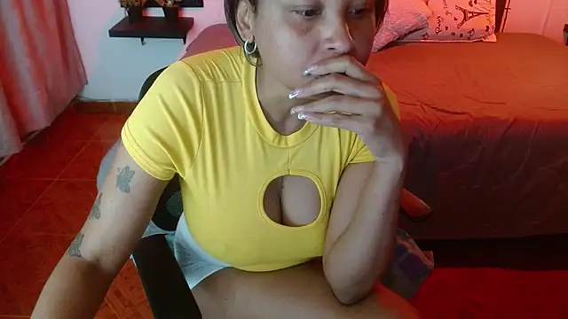 Snapshot of Dominik_girl chatting on June 11, 5:16 am Dominik girl online show from June 11, 5:16 am
