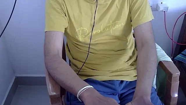 Snapshot of The_SHY_uncut chatting on May 12, 3:47 am The SHY uncut online show from May 12, 3:47 am