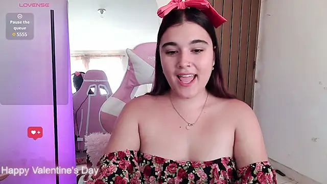 Magic-Smilee online show from February 14, 2:12 pm