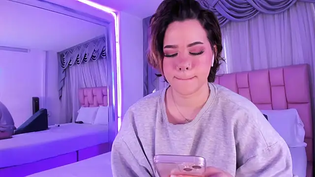 albaismynameX online show from January 17, 12:10 pm