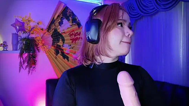 albaismynameX online show from September 9, 12:05 pm