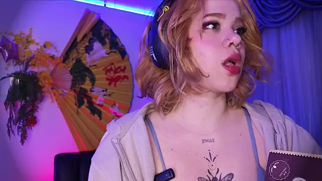 albaismynameX online show from September 29, 12:10 pm