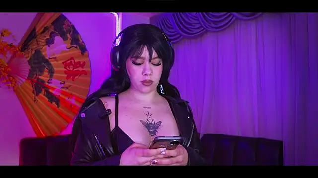 albaismynameX online show from October 18, 12:17 pm