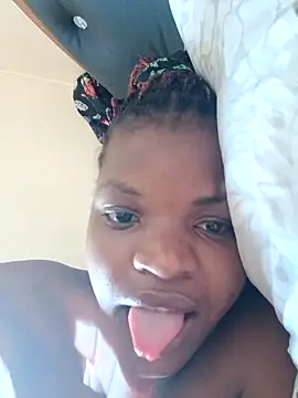 hotgal1112 online show from February 28, 5:30 am