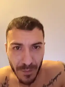 Snapshot of BenDover313OF chatting on January 14, 10:02 pm BenDover313OF online show from January 14, 10:02 pm