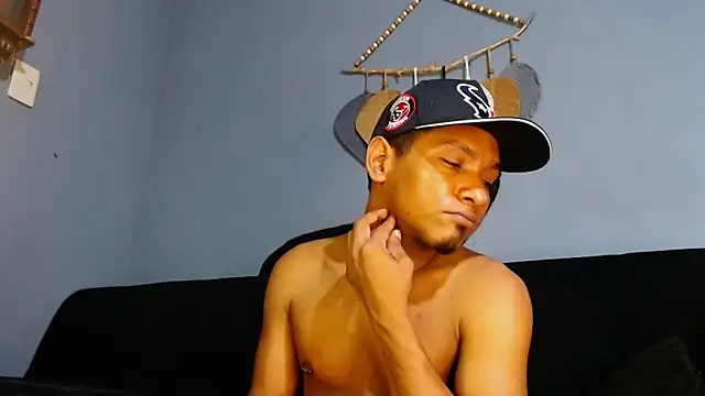 Snapshot of Grandeygruesa1 chatting on December 29, 9:28 am Grandeygruesa1 online show from December 29, 9:28 am