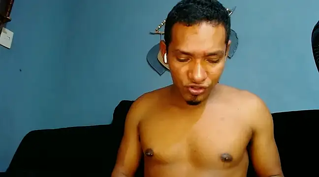 Snapshot of Grandeygruesa1 chatting on January 5, 6:45 pm Grandeygruesa1 online show from January 5, 6:45 pm