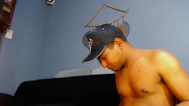 Snapshot of Grandeygruesa1 chatting on February 4, 11:49 am Grandeygruesa1 online show from February 4, 11:49 am