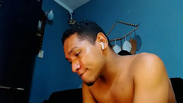 Snapshot of Grandeygruesa1 chatting on February 10, 11:57 am Grandeygruesa1 online show from February 10, 11:57 am