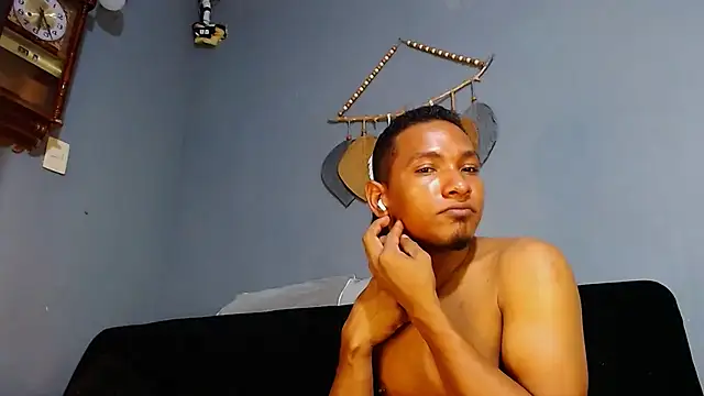 Snapshot of Grandeygruesa1 chatting on February 28, 2:42 am Grandeygruesa1 online show from February 28, 2:42 am