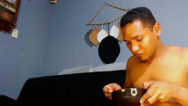 Snapshot of Grandeygruesa1 chatting on March 5, 10:10 pm Grandeygruesa1 online show from March 5, 10:10 pm