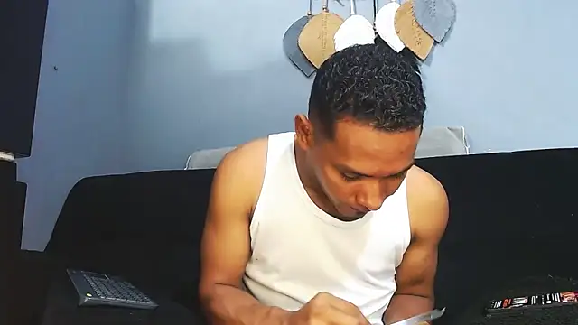 Snapshot of Grandeygruesa1 chatting on November 10, 6:12 am Grandeygruesa1 online show from November 10, 6:12 am