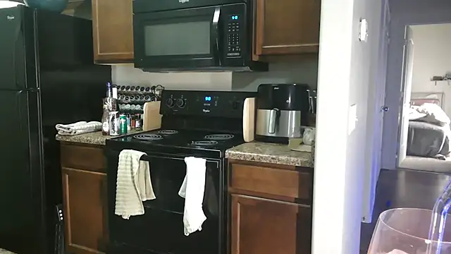 Snapshot of NatalieKneals chatting on February 13, 4:11 am NatalieKneals online show from February 13, 4:11 am