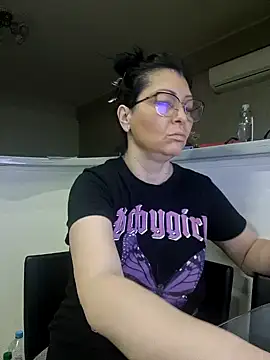 Milf Abigail online show from February 20, 11:21 pm