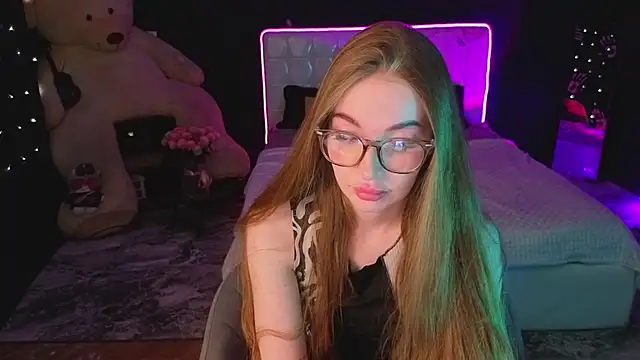 Snapshot of LissaCain chatting on November 24, 11:21 am LissaCain online show from November 24, 11:21 am