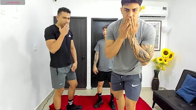 badguyss bisex online show from March 29, 11:32 am