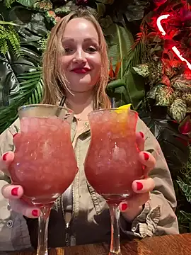 Snapshot of LadyTatiana_Madam chatting on December 29, 3:35 pm LadyTatiana Madam online show from December 29, 3:35 pm