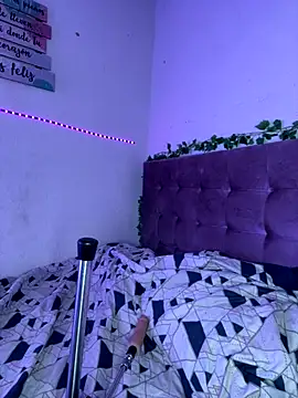 alondra darling online show from September 18, 8:33 pm