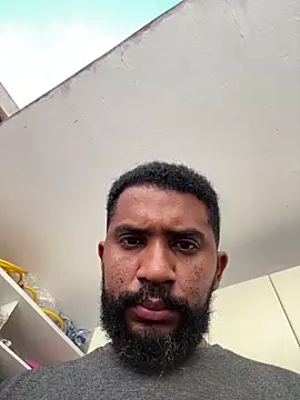 Snapshot of MiddlingAffluent chatting on March 30, 12:28 pm MiddlingAffluent online show from March 30, 12:28 pm