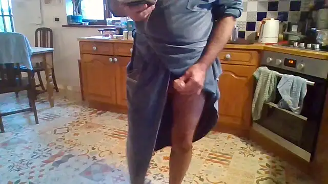 Snapshot of jakjak106 chatting on December 16, 8:52 am jakjak106 online show from December 16, 8:52 am