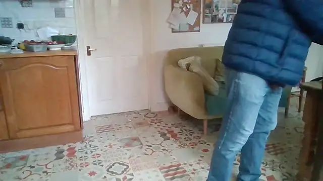 Snapshot of jakjak106 chatting on February 10, 3:16 pm jakjak106 online show from February 10, 3:16 pm