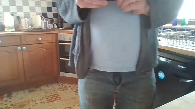 Snapshot of jakjak106 chatting on March 12, 9:04 am jakjak106 online show from March 12, 9:04 am