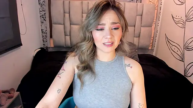 KataHot  online show from November 14, 8:07 pm