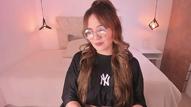 KataHot  online show from February 28, 8:32 pm