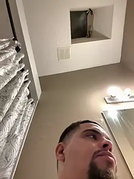 bigitaliandic online show from December 25, 1:42 am