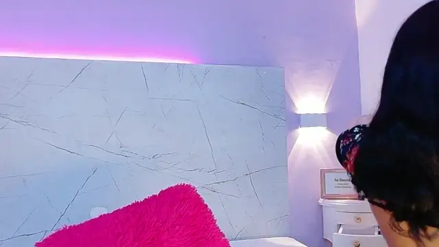 AbrilBrent online show from November 17, 7:41 pm