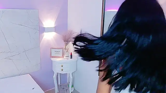 AbrilBrent online show from November 28, 7:49 pm