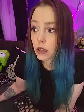 EverlyEster online show from February 22, 10:58 am