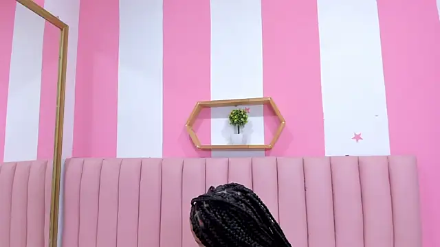 ISABELLA 020 online show from February 15, 12:11 pm