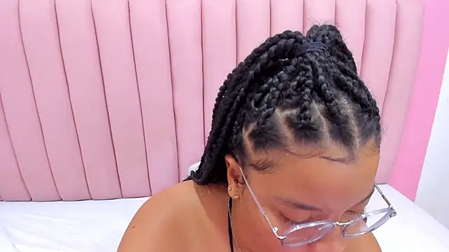 ISABELLA 020 online show from February 20, 3:41 pm